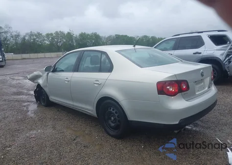 2010 Volkswagen Jetta S z USA, uszkodzony, nr VIN 3VWJZ7AJ5AM089487